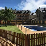 Familiar En El Centro De Con Terraza Benasque