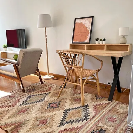 Familiar En El Centro De Con Terraza *