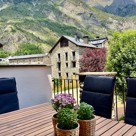 Familiar En El Centro De Con Terraza * Benasque