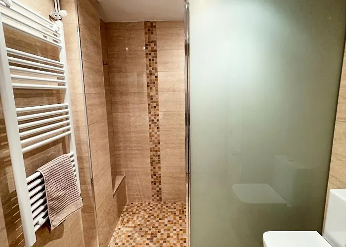 Familiar En El Centro De Con Terraza