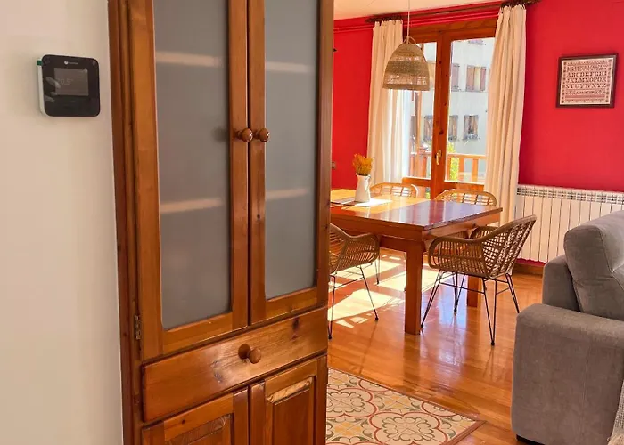 Familiar En El Centro De Con Terraza * Benasque