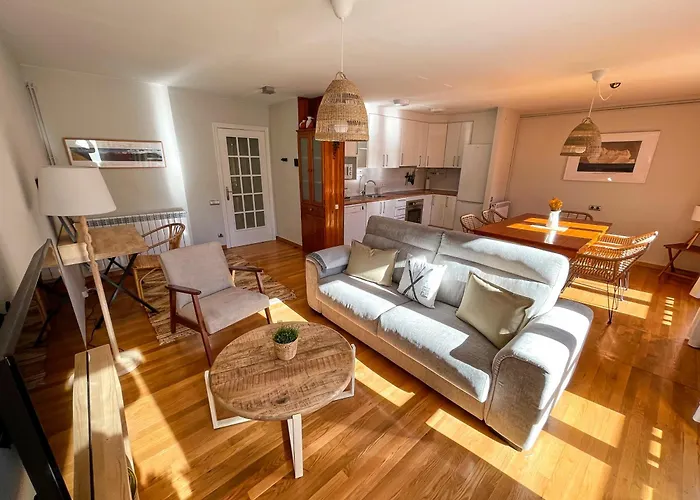 Daire Familiar En El Centro De Con Terraza Benasque