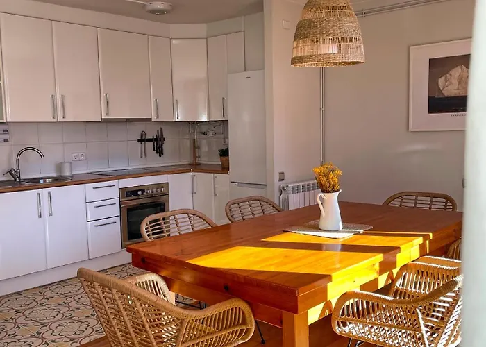 Daire Familiar En El Centro De Con Terraza *