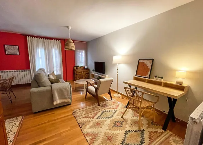 Familiar En El Centro De Con Terraza * Benasque