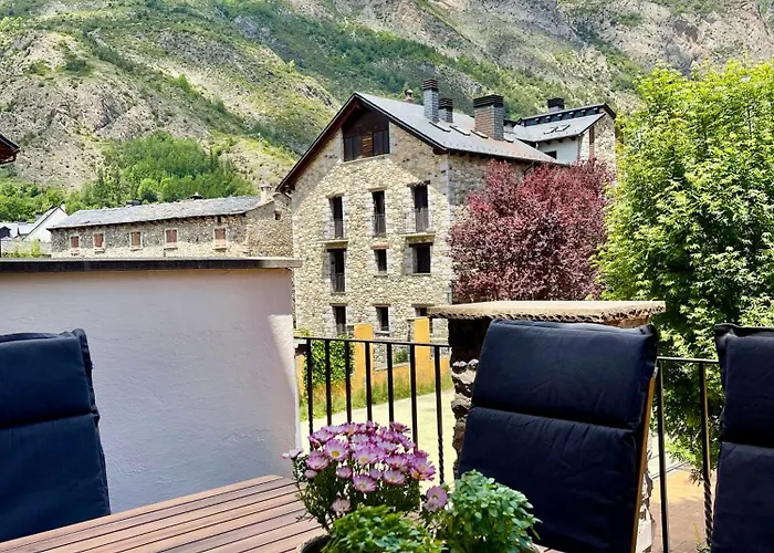 Familiar En El Centro De Con Terraza * Benasque